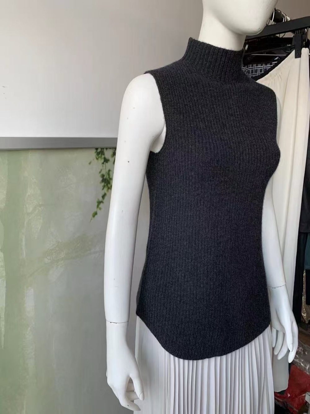 Theory 100% Cashmere Sleeveless Mock Neck Knit Top - Charcoal